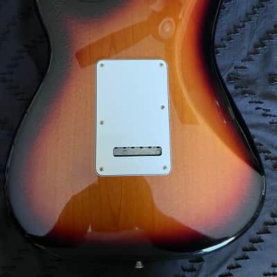 Fender Player Stratocaster HSS - 3-Tone Sunburst with Maple Fingerboard image 7
