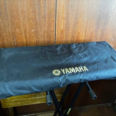 Yamaha PSR-2100 61-key PORTATONE Electric Keyboard w/ bag power
