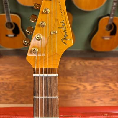 2015 Fender Stevie Ray Vaughan Stratocaster 3-Color Sunburst imagen 19
