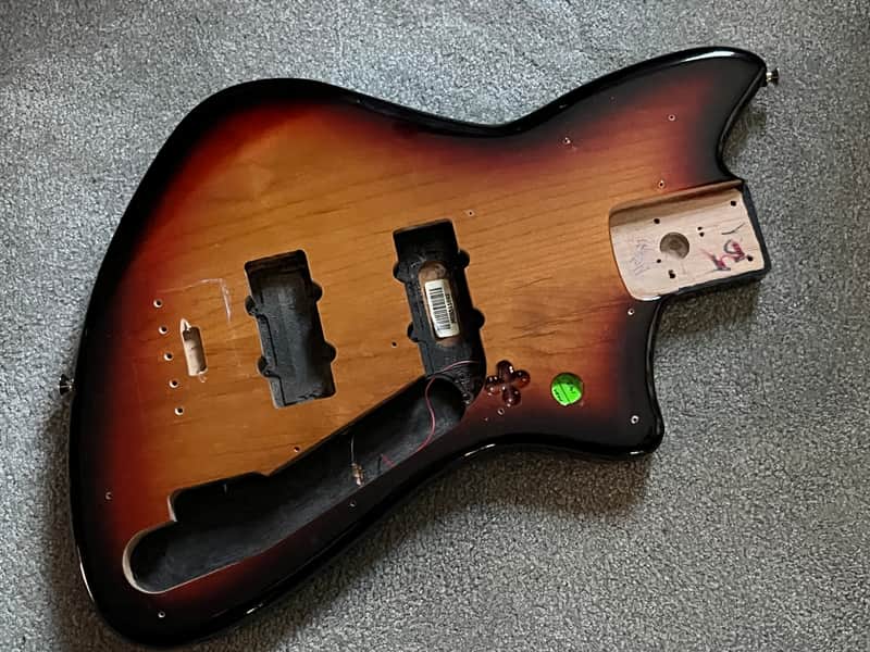 Fender Player Plus Meteora body bass Sunburst image 1