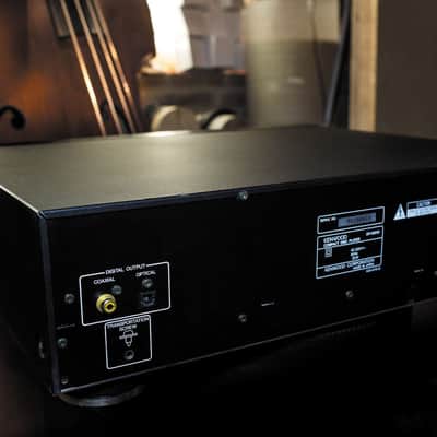 Kenwood DP X9010 CD transport image 3