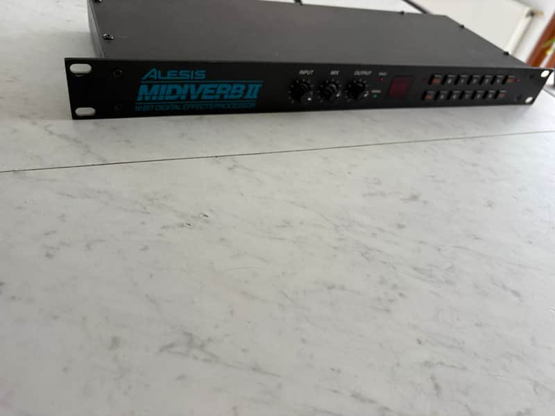 Alesis Midiverb II 16-Bit Digital Effects Processor 1990s - Black image 1