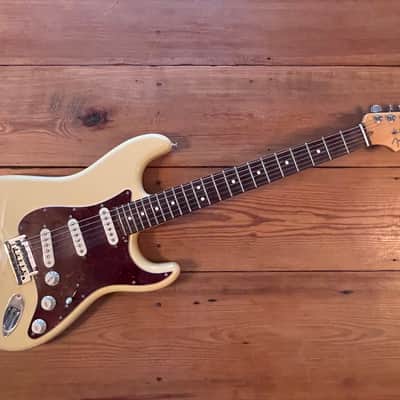 Fender Limited Edition Standard Stratocaster 2014 - Vintage White image 1