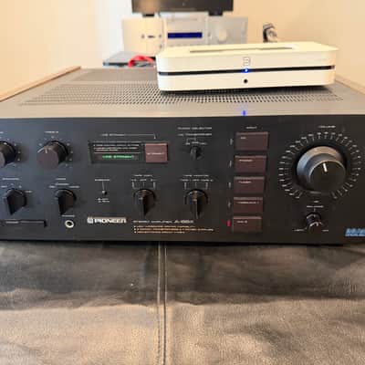 Pioneer A-88X 1984 - Black with walnut side panels image 6