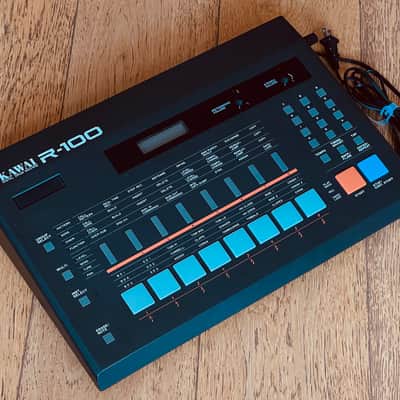 Kawai R100 with Circuitbenders ROM switcher mod image 3