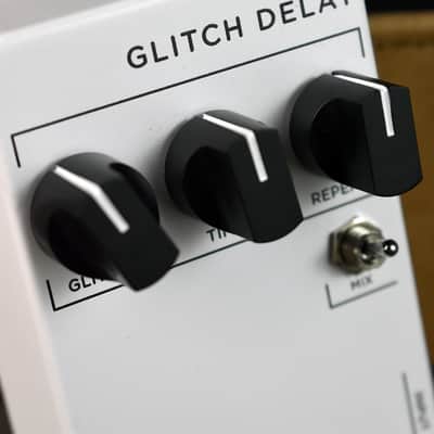 JHS 3 Series Glitch Delay image 4