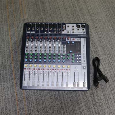 Soundcraft Signature 12 12-Channel Analog Mixer with Lexicon Effects and USB image 2