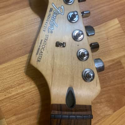 Fender Standard Stratocaster with Rosewood Fretboard 2006 - Red image 2