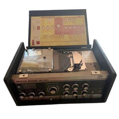 Roland RE-201 Space Echo Tape Delay / Reverb 1974 - 1988 - Black image 2