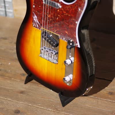 Eko VT-380V - Vintage Sunburst image 4