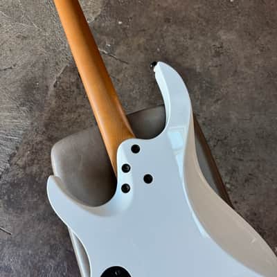 Balaguer Diablo Retro 27-Fret - Select Series - Gloss Solid White (Hardtail) image 5