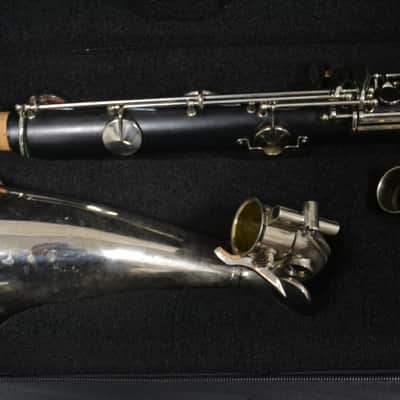 Clarinete Bajo Yamaha 220 en perfecto estado image 4