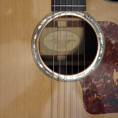Taylor 714ce  2010 - Natural image 2