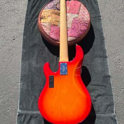 Ernie Ball Music Man 5 String Fretless 2015 - Sun Burst image 2