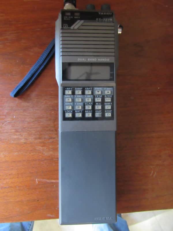 Yaesu FT 727R dual band hand held receiver with charger image 1