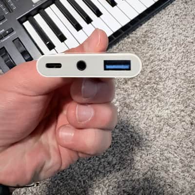 Novation Launchkey 25 MKII MIDI Keyboard Controller 2015 - 2020 - Black with USB-C adapter image 3