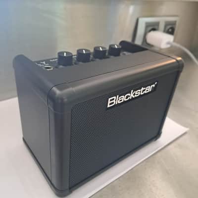 Blackstar Fly 3 3-Watt 1x3" Battery-Powered Mini Guitar Combo 2014 - Present - Black image 3