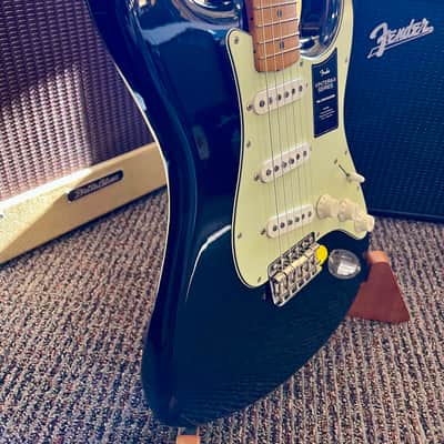 Fender LIMITED EDITION VINTERA® II ROAD WORN® '60S STRATOCASTER® 2025 - Black image 4