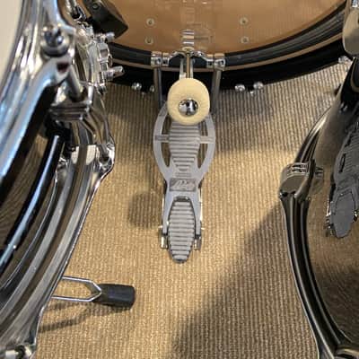 Ludwig  Legacy Maple  Black Galaxy image 9