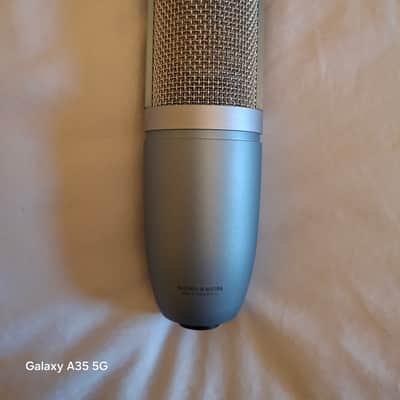 AKG Perception 220 (P220) Cardioid Condenser Microphone + Flight Case & Mount image 4