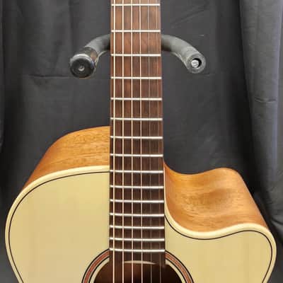 LÂG - Tramontane T70ACE NAT - Auditorium Cutaway Electric Acoustic - Natural Woodgrain 2026 image 8