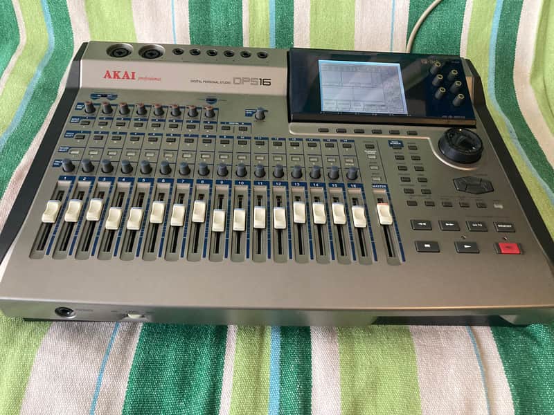 RARE - AKAI DPS16 Multitrack Recorder - EB-4M Effects Board - 250GB HDD - OS version 3.02 imagen 1