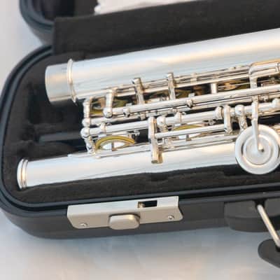 Yamaha YFL-200AD II Advantage Flute *Cleaned & Serviced *Ready to play image 10
