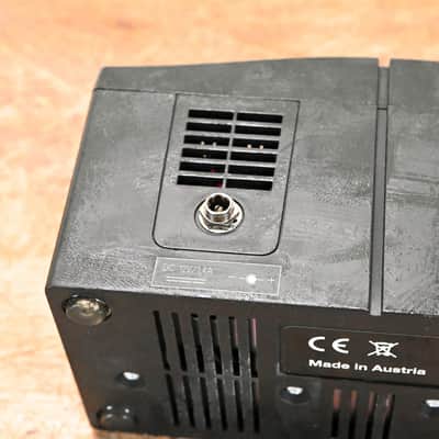 AKG CU4000 Charging Unit for HT4500 and PT4500 (NO POWER SUPPLY) CG01F5W image 8