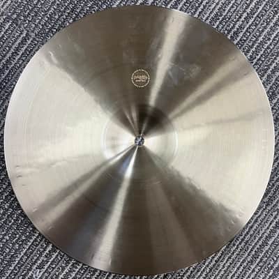 PAISTE 14" GIANT BEAT HI-HATS 796G TOP - 1018G BOTTOM - FLOOR MODEL image 7