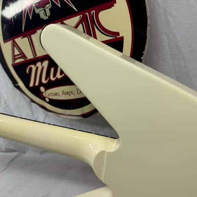 Gibson DSRVCWGH1 Limited Edition Reverse Flying V Guitar with Case 2007 - Alpine White image 11