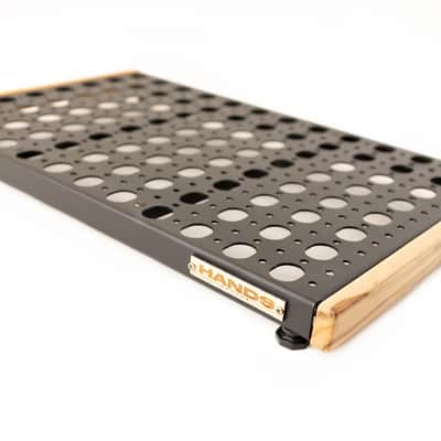 Pedalboard VTX 12x20 with Riser - Natural Teak - Hands Custom image 12