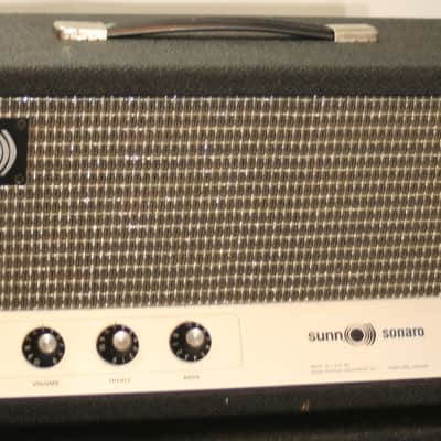 1970s SUNN Sonaro bass amp w/ 2-15 cabinet image 2