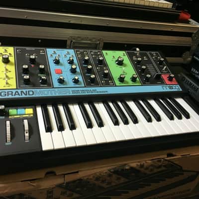 Moog Grandmother 32-Key Semi-Modular Analog Synthesizer 2025 New //ARMENS// image 2