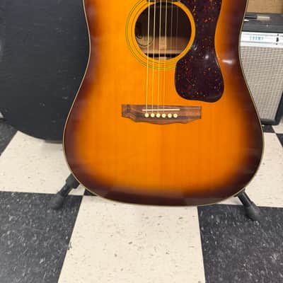 Guild D-35 1974 - 1986 - Sunburst image 4