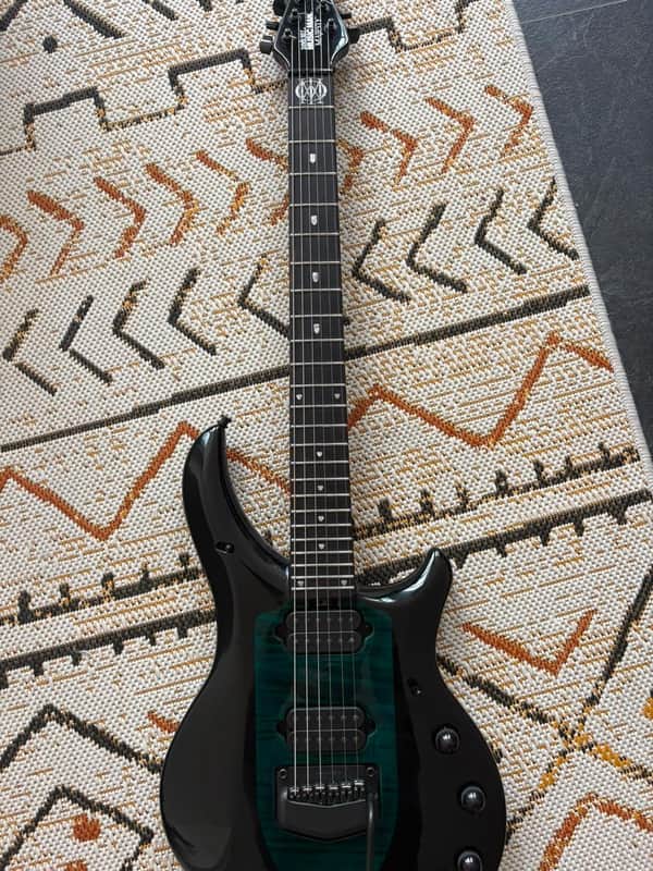 Ernie Ball Music Man Majesty 6