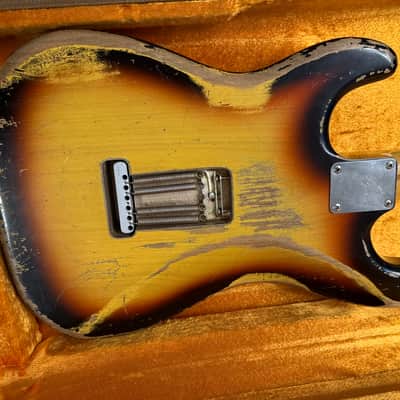 MJT  Stratocaster **1 PIECE BODY** Heavy relic with Fender case & Extra set of 59' pick-ups image 11