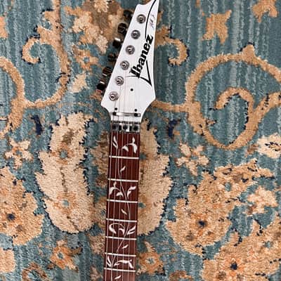 Ibanez JEMJR-WH Steve Vai Signature with Jatoba Fretboard 2018 - Present - White image 9