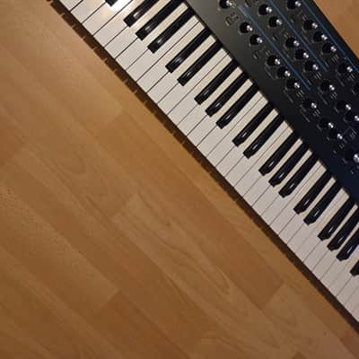 Novation Summit 61-Key 16-Voice Synthesizer image 2