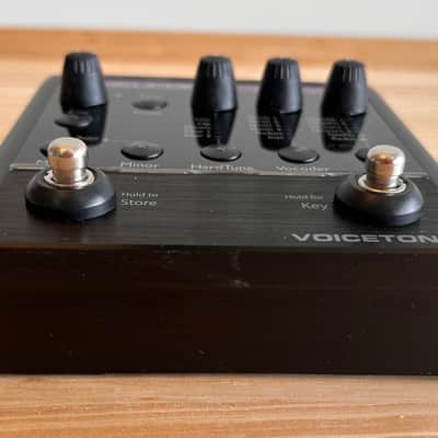 TC Helicon VoiceTone Synth in Original box with support CD, cable and Original Power Supply in Excellent Condition image 4