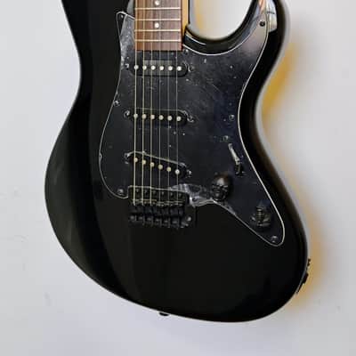 2004 Fernandes Retro Rocket X-1 LTD BLK Electric Guitar - Black - Gloss - Skull Knob Controls image 5
