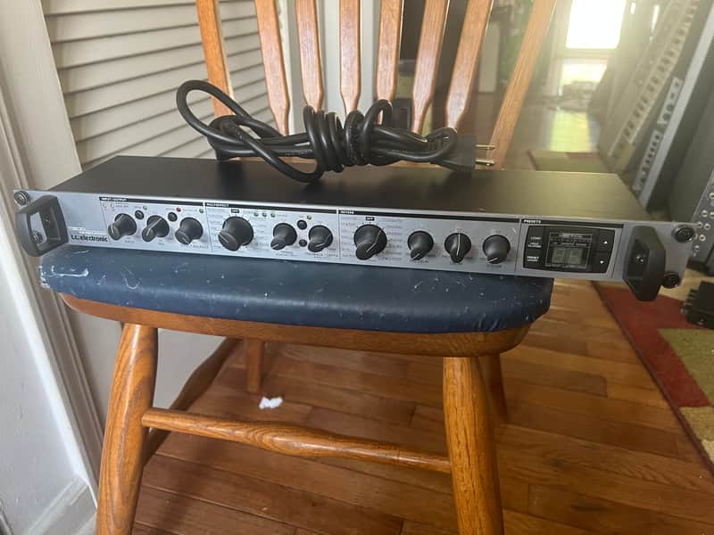 TC Electronic M300 Dual Engine Effects Processor with IEC power cable and rack mount bolts/washers image 1