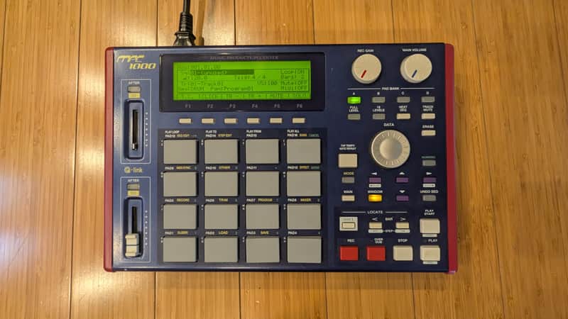 Akai MPC1000 Music Production Center 2004 - 2013 - Blue image 1