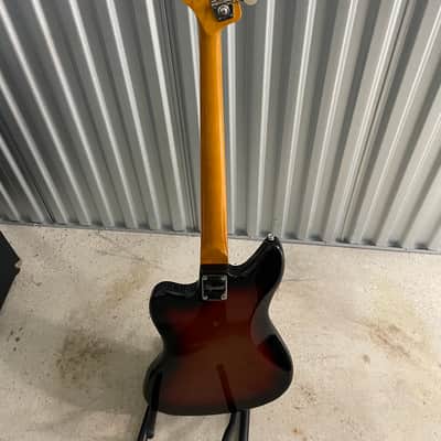 Squier Classic Vibe Jaguar Bass 2020 - Present - 3-Color Sunburst image 4