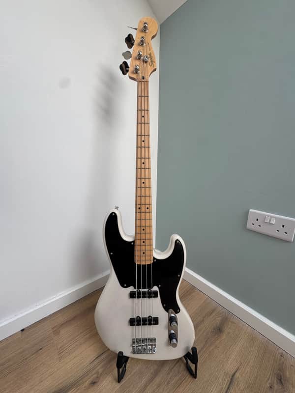 Squier Paranormal Jazz Bass '54