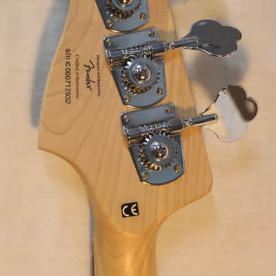 Squier Jazz bass standard series in Hard Shell Case - cherry burst image 9