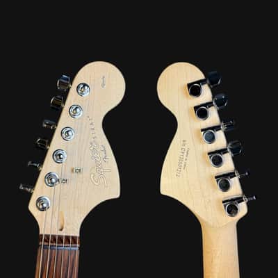 Squier Affinity Series Stratocaster HSS Electric Guitar in Burgundy Mist image 5