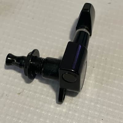 2000's Jackson DK2 Dinky Guitar Black Jin Ho Korea Tuners Tuning Pegs 6 In Line image 4