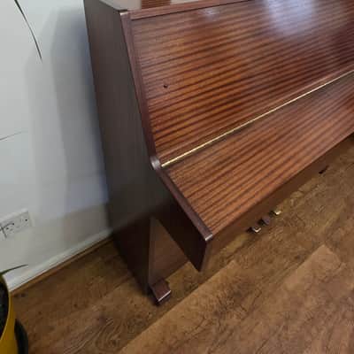 Young Chang Young Chang U-109 Upright Piano Mahogany 1988-1991 - Mahogony image 6