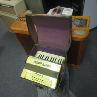 Nicolo Salanti Accordion 12 Bass 1930's RARE  Clean image 14