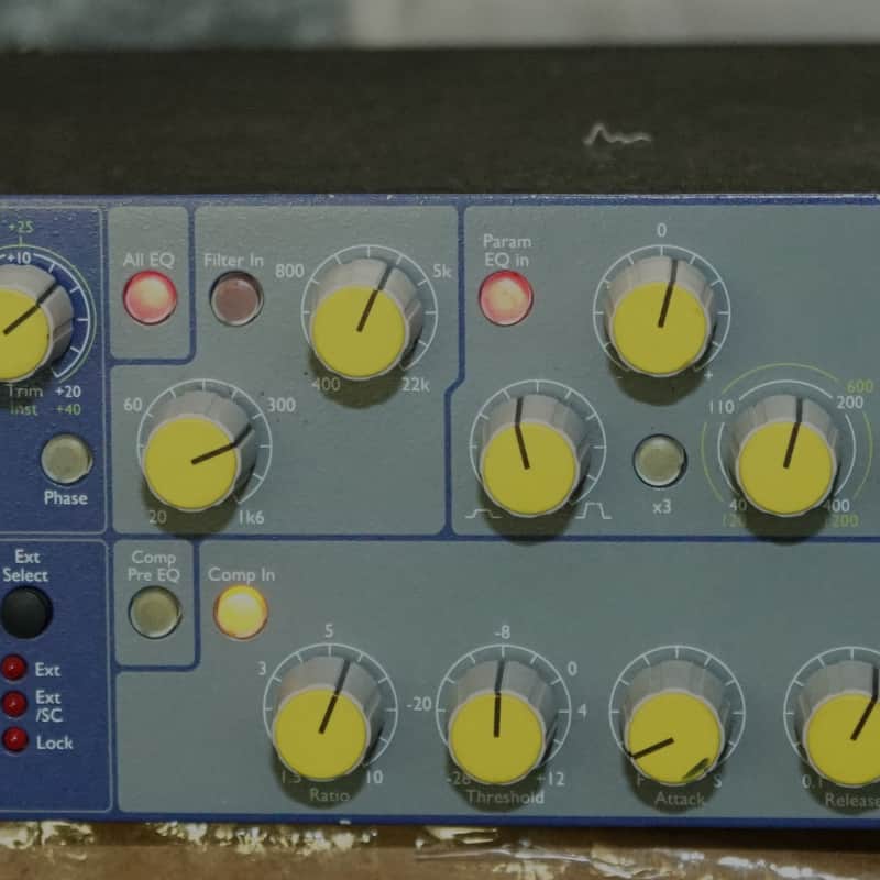 2002 – 2010 Focusrite ISA 220 Session Pack Channel Strip Blue